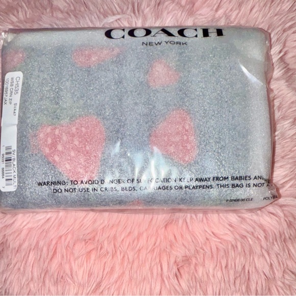 NEW Coach Coated Canvas Leather Black Strawberry Print Corner Zip Wristlet - Picture 7 of 16